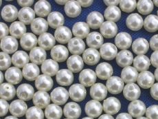 Große Portion - ca. 2200 Stück - Perlen Creme 6 mm